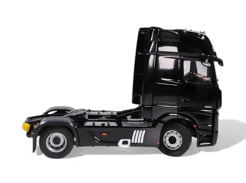 Mercedes-Benz Actros L 1863 Gigaspace 4x2 Mirrorcam Tractor Truck 2-Assi 2023 black 1:18 NZG