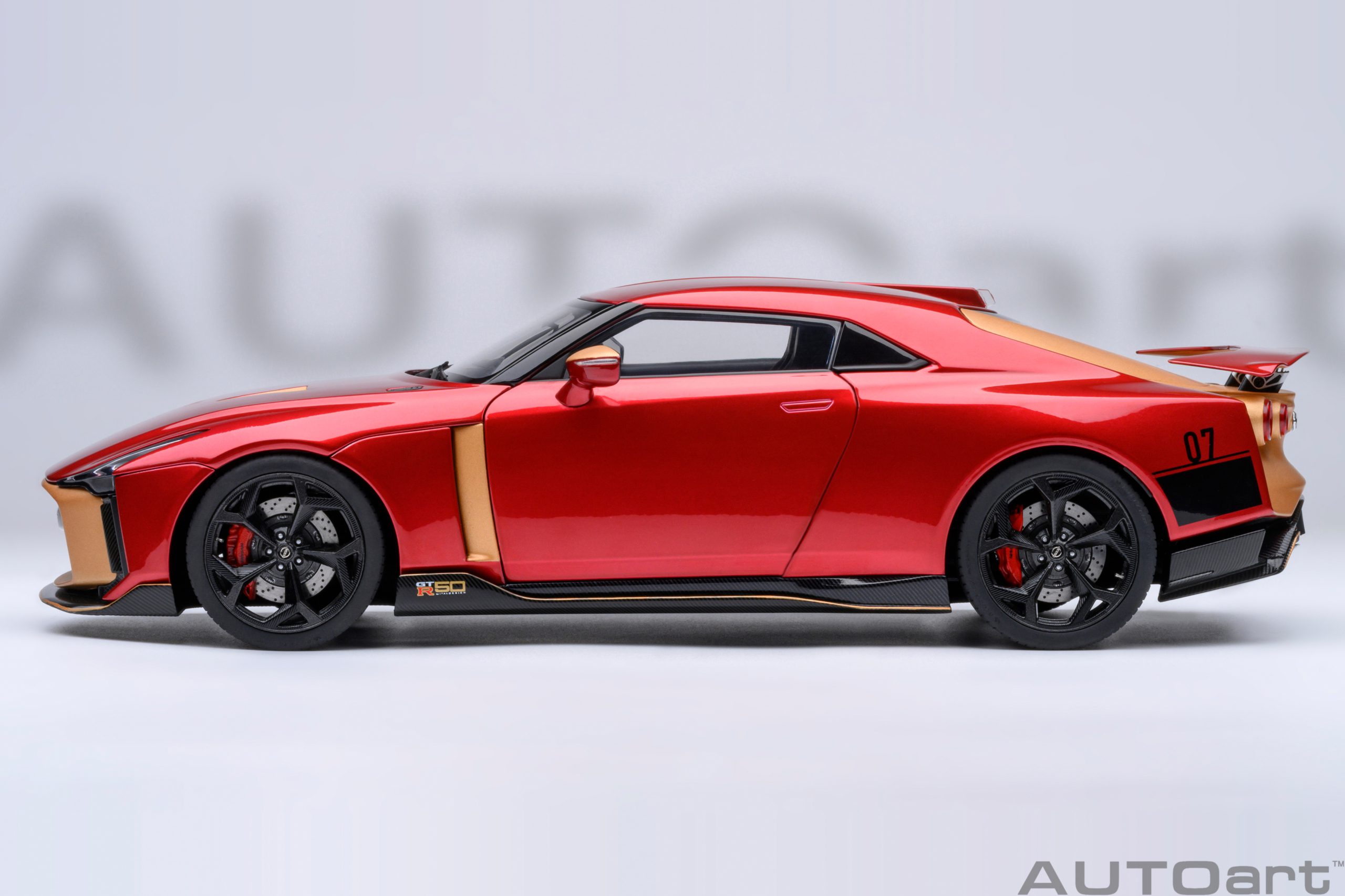 Nissan GT-R50 By Italdesign 2020 metallic red/gold 1:18 AUTOart