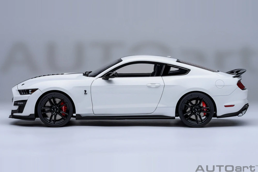 Ford Mustang Shelby GT500 Coupe 2023 Oxford white 1:18 AUTOart