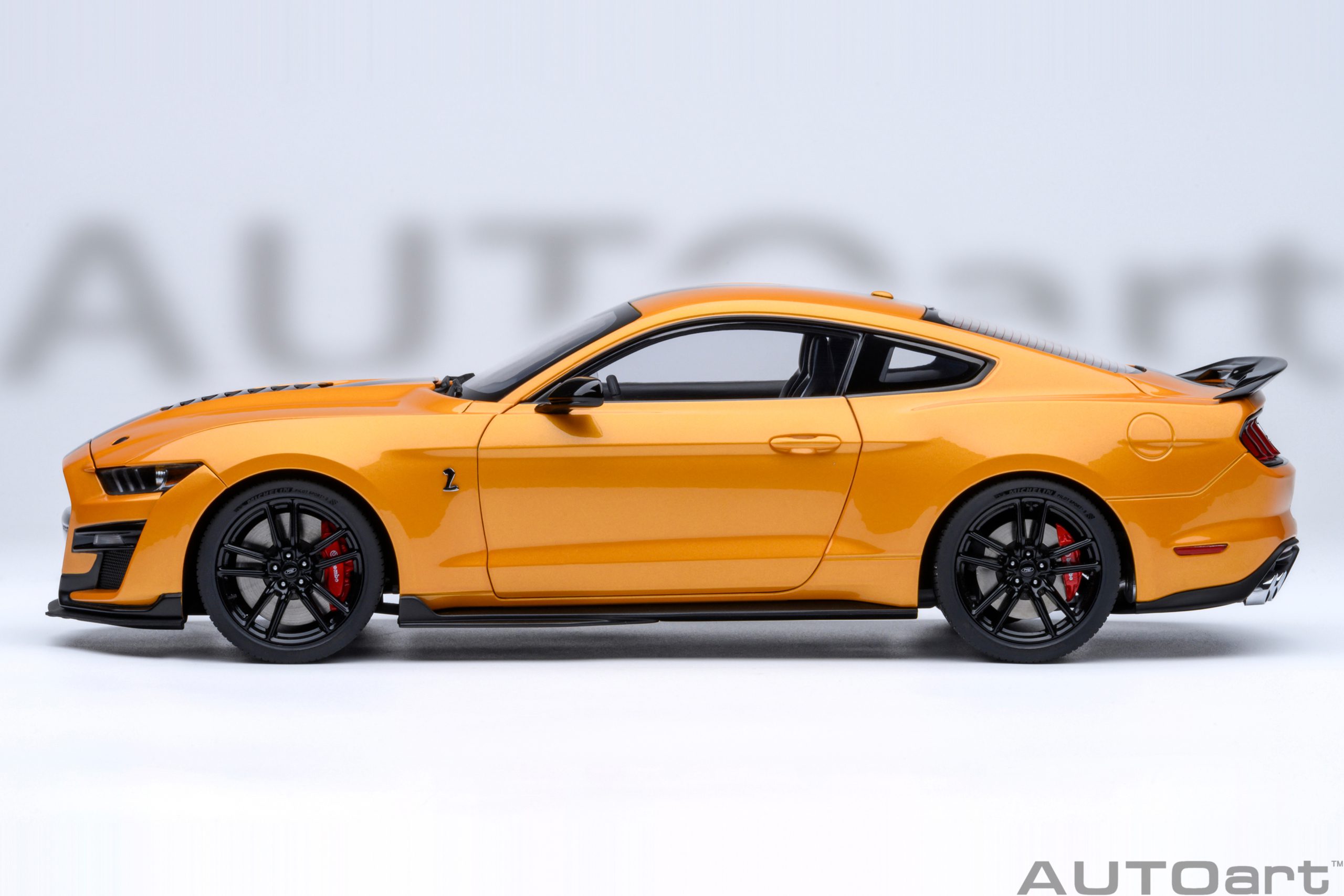 Ford Mustang Shelby GT500 Coupe 2023 cyber orange 1:18 AUTOart