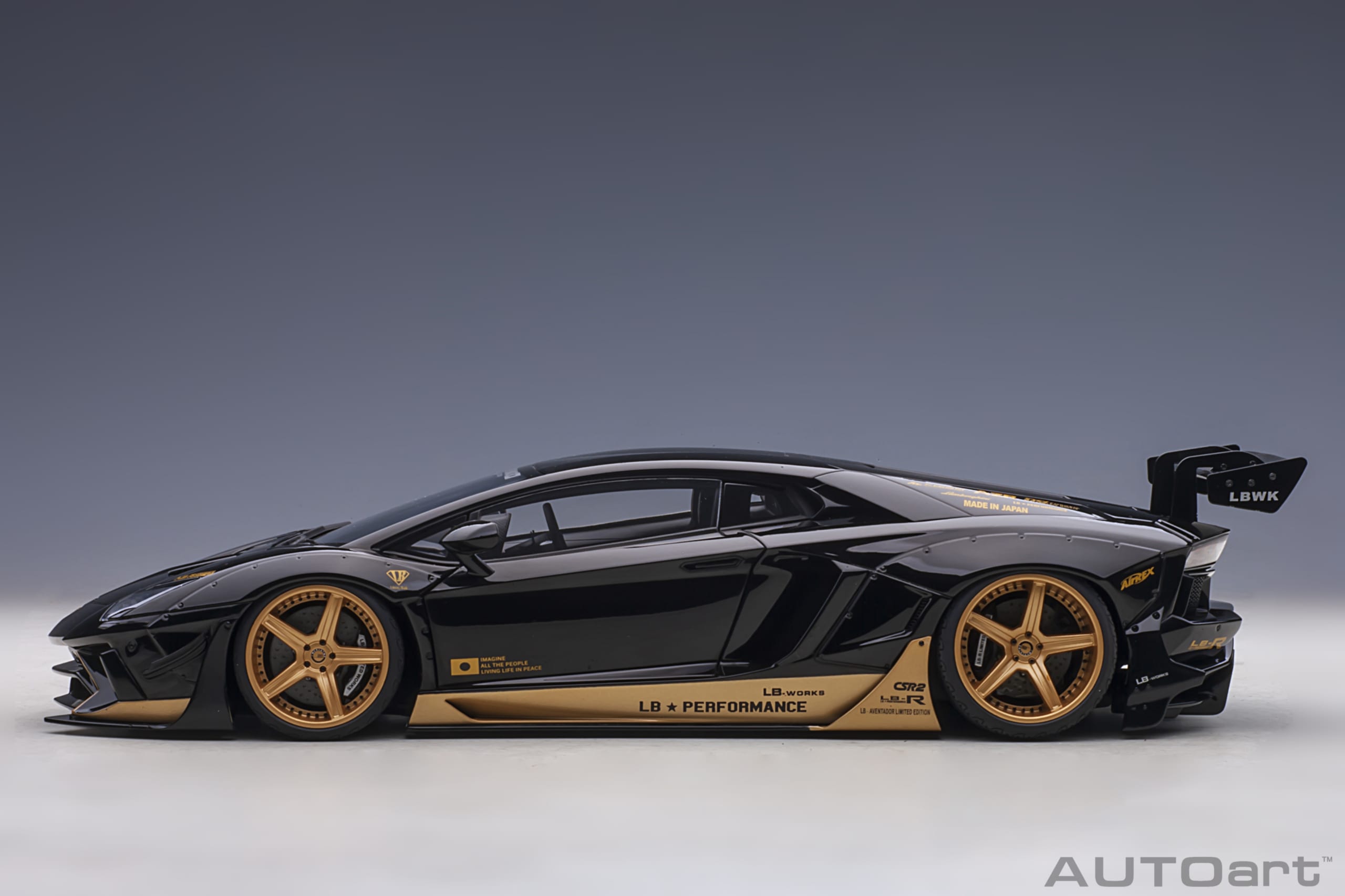 LB-Works Lamborghini Aventador Limited Edition gloss black/gold accents 1:18 AUTOart