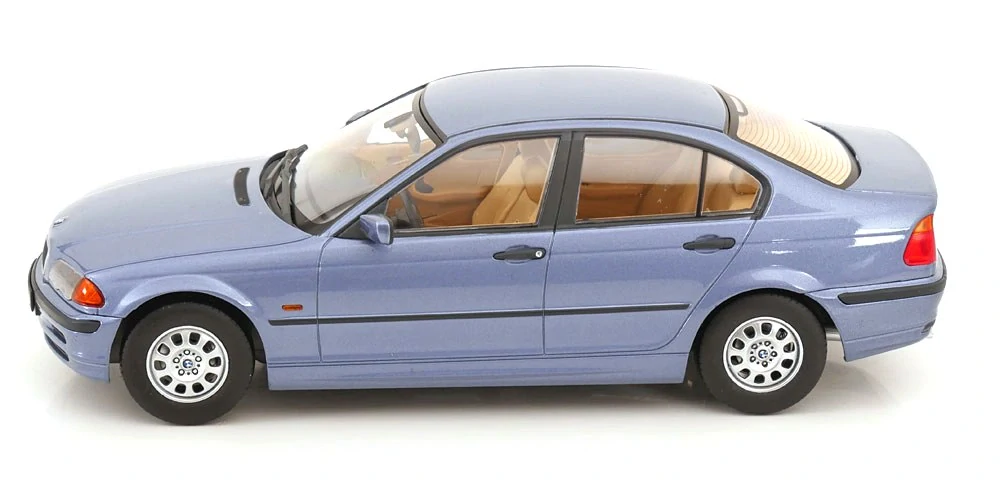 BMW 3er E46 Limousine 1999 light blue metallic 1:18 KK Scale