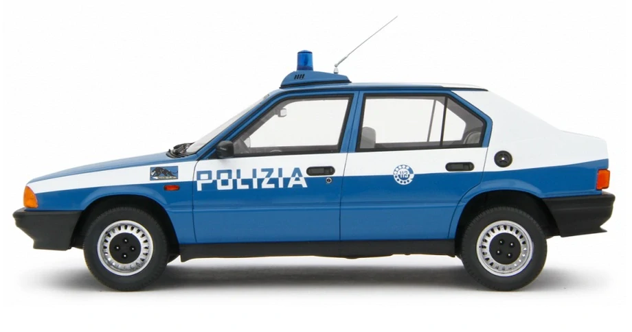 Alfa Romeo 33 1.5 Q.V. 1985 Polizia 1:18 Laudoracing Model
