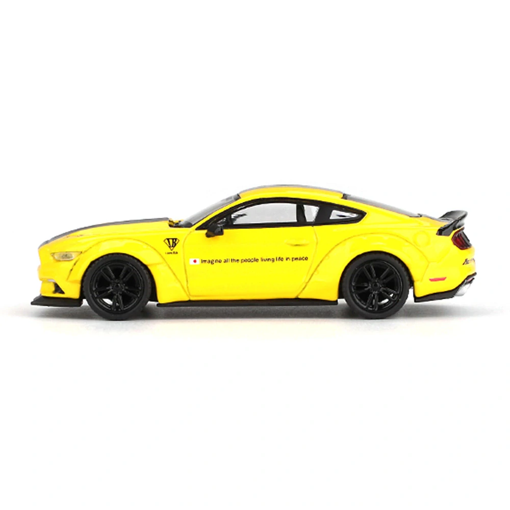 Ford Mustang LB-Works 2015 Triple yellow 1:64 Mini GT