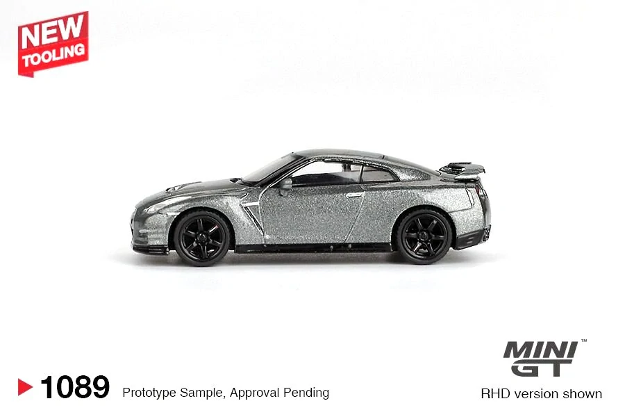 Nissan GT-R 2013 (NISMO R35 CRS Version) dark metal gray 1:64 Mini GT