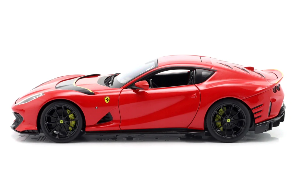Ferrari 812 Competizione 2021 rosso corsa 1:18 Bburago