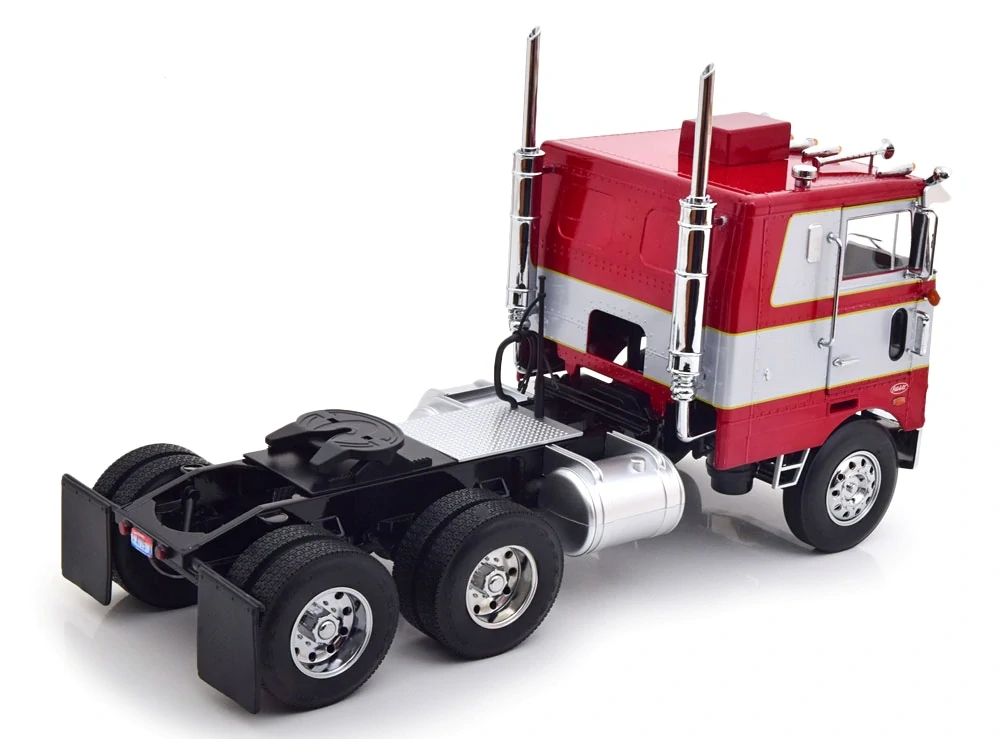 Peterbilt 352 Pacemaker Tractor Truck 3-Assi 1979 red 1:18 Road Kings