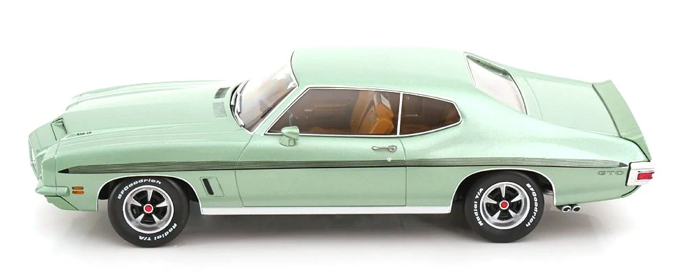 Pontiac Le Mans GTO 1972 light green metallic 1:18 KK Scale