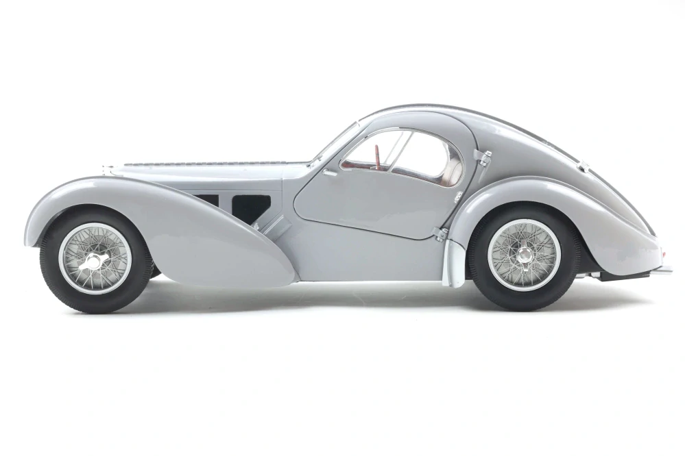 Bugatti Atlantic Type 57 SC 1937 matt silver 1:18 Solido