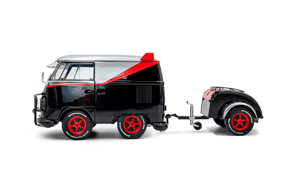 Volkswagen Cool Combi Sport 2024 black/silver/red 1:18 Solido