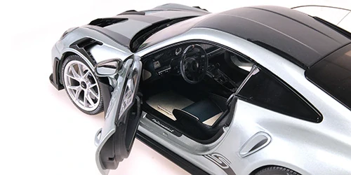 Porsche 911 (992) GT3RS 2023 silver 1:18 Minichamps