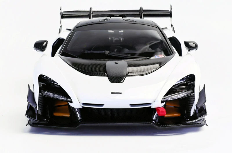 McLaren Senna GTR white 1:18 LCD Model