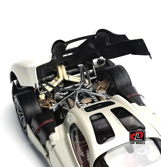 Pagani Utopia gold 1:18 LCD Model