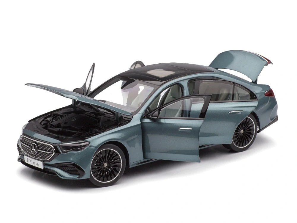 Mercedes-Benz E-Class W214 AMG Line 2024 verde silver 1:18 Mercedes-Benz Dealer edition