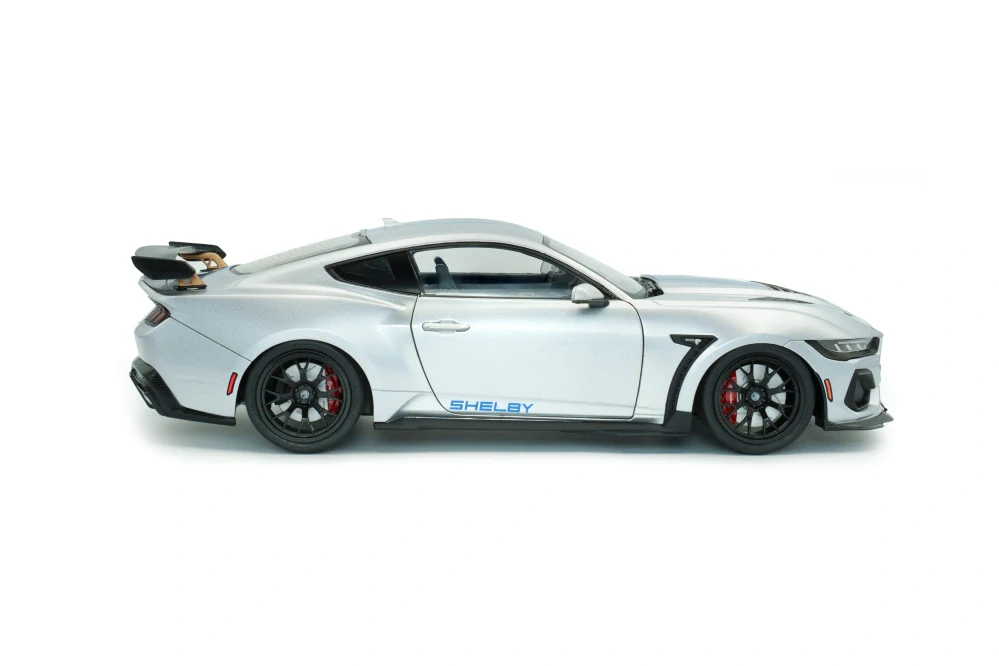 Shelby Mustang Super Snake 2025 grey 1:18 Solido