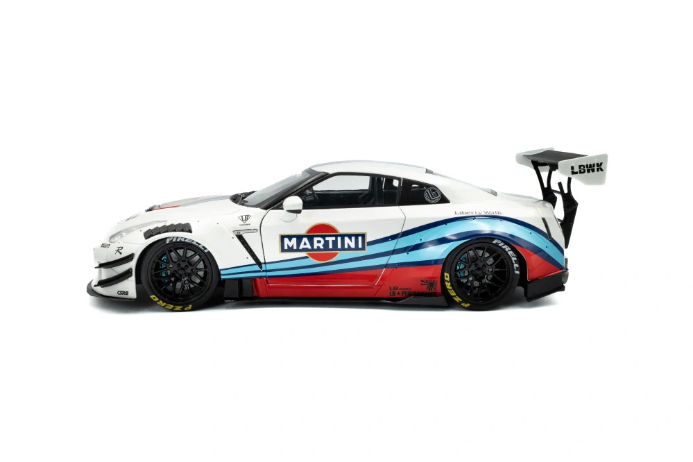 Nissan GT-R R35 Liberty Walk Body Kit 2.0 M 2024 1:18 Solido