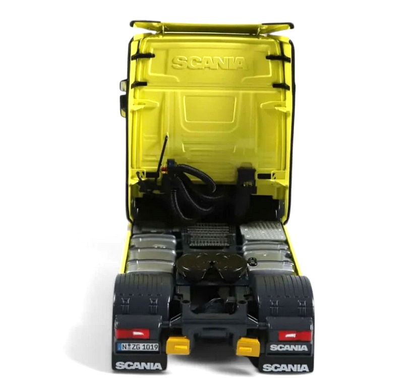 Scania SZM yellow + Lohr Autotransporter 1:18 NZG