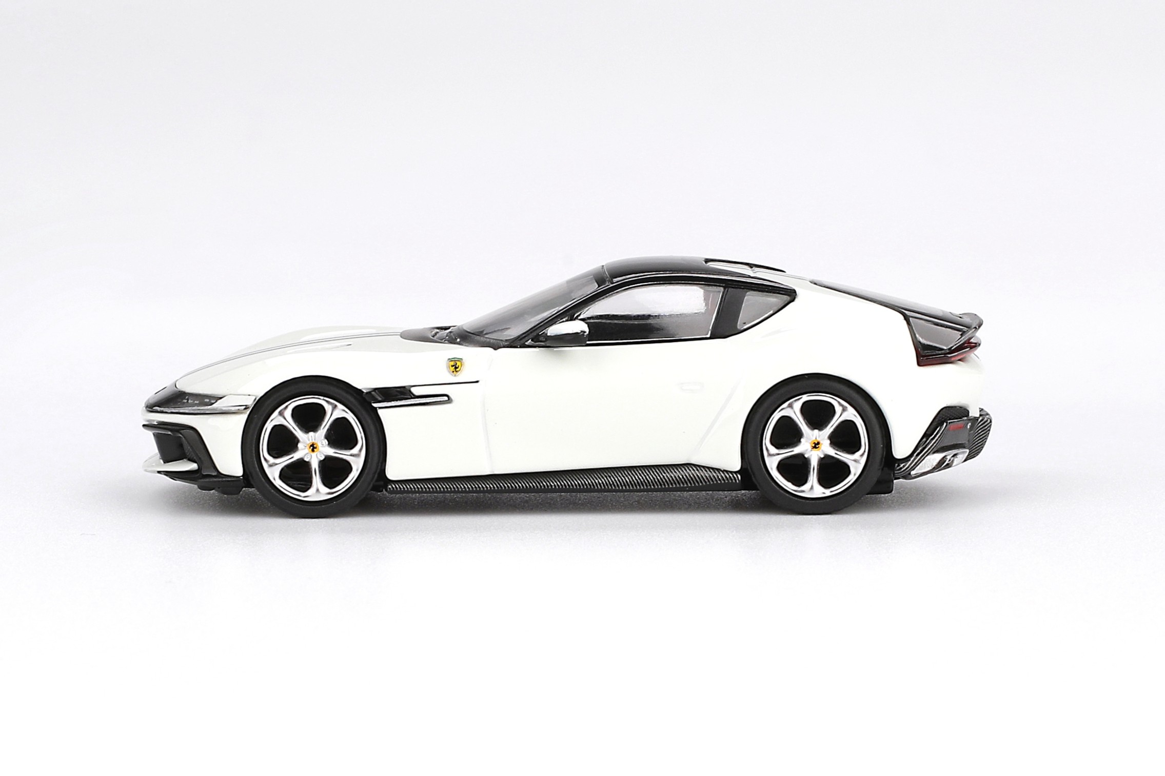 Ferrari 12 2024 Cilindri bianco avus 1:64 B.B.R.