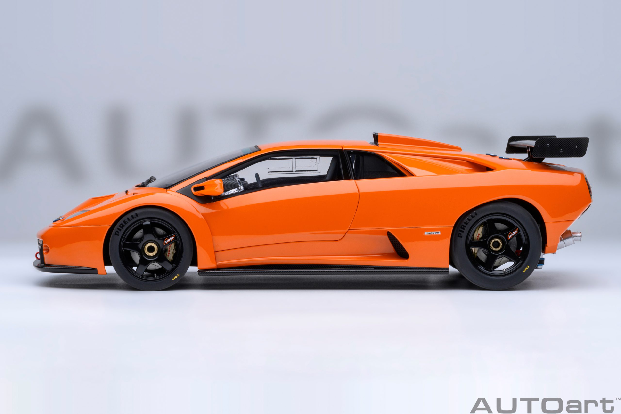 Lamborghini Diablo GT-R 1999 orange 1:18 AUTOart