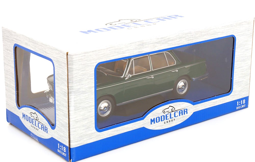 BMW 2000 (Typ 121) 1966 dark green 1:18 MCG