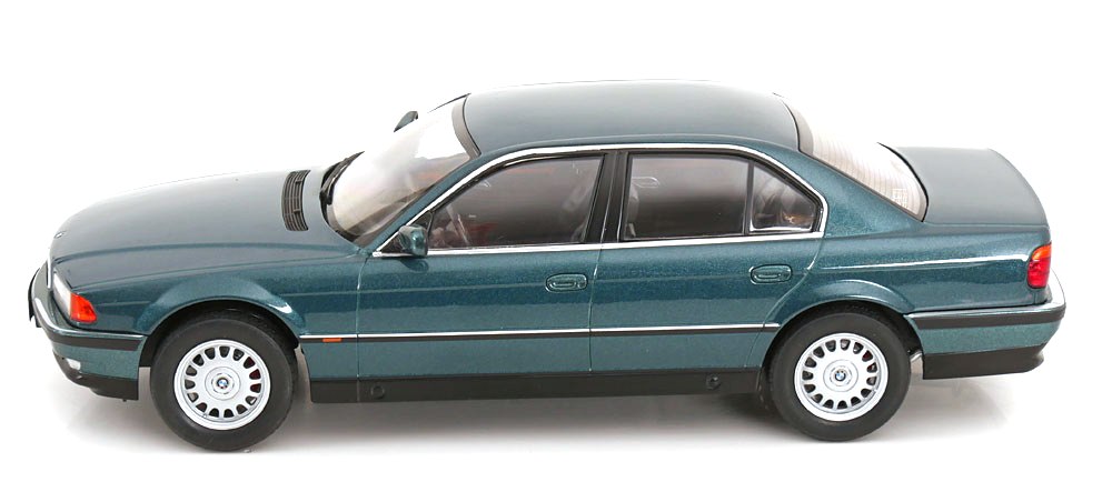 BMW 740i E38 1994 green metallic 1:18 KK Scale
