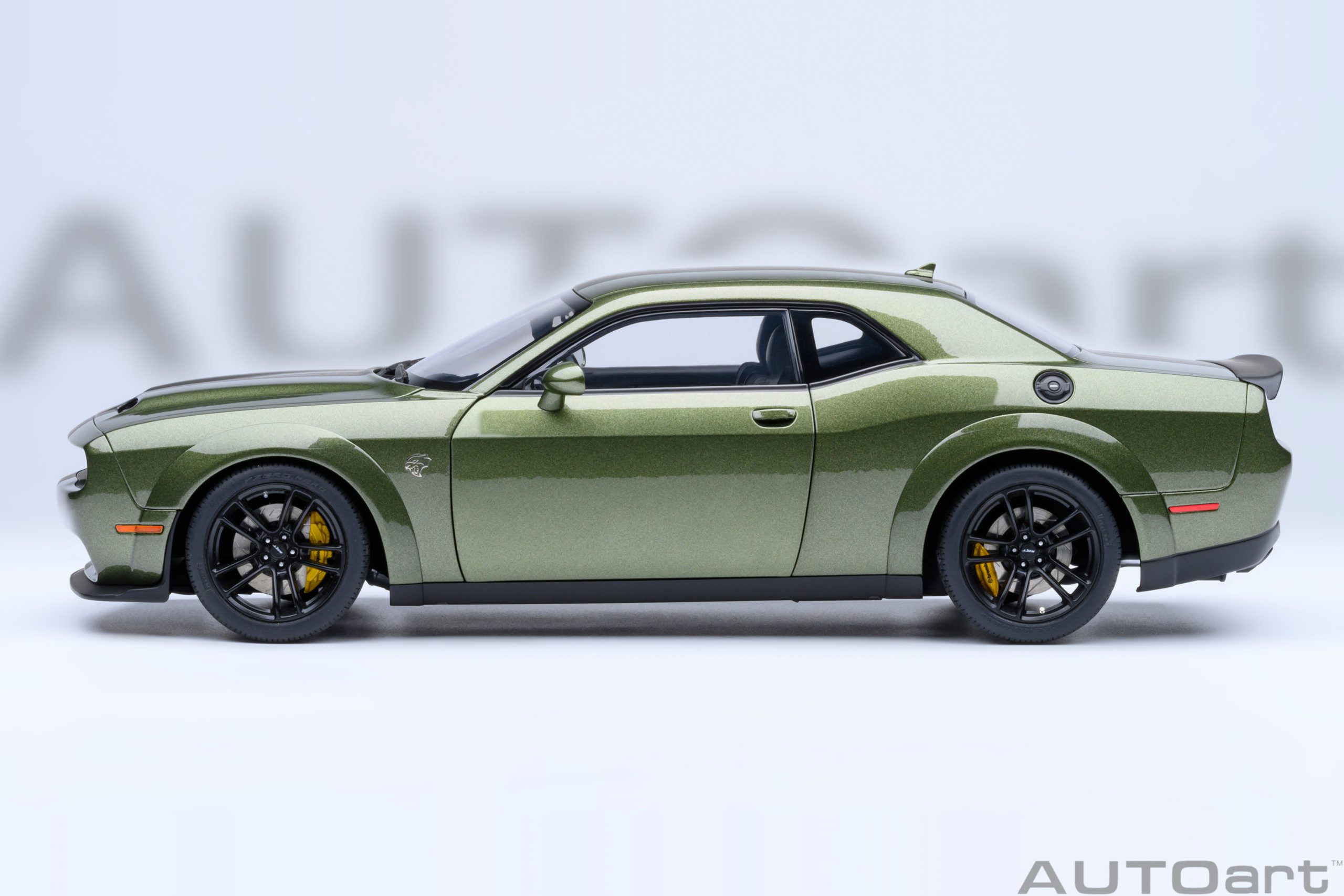 Dodge Challenger SRT Jailbreak 2022 green 1:18 AUTOart