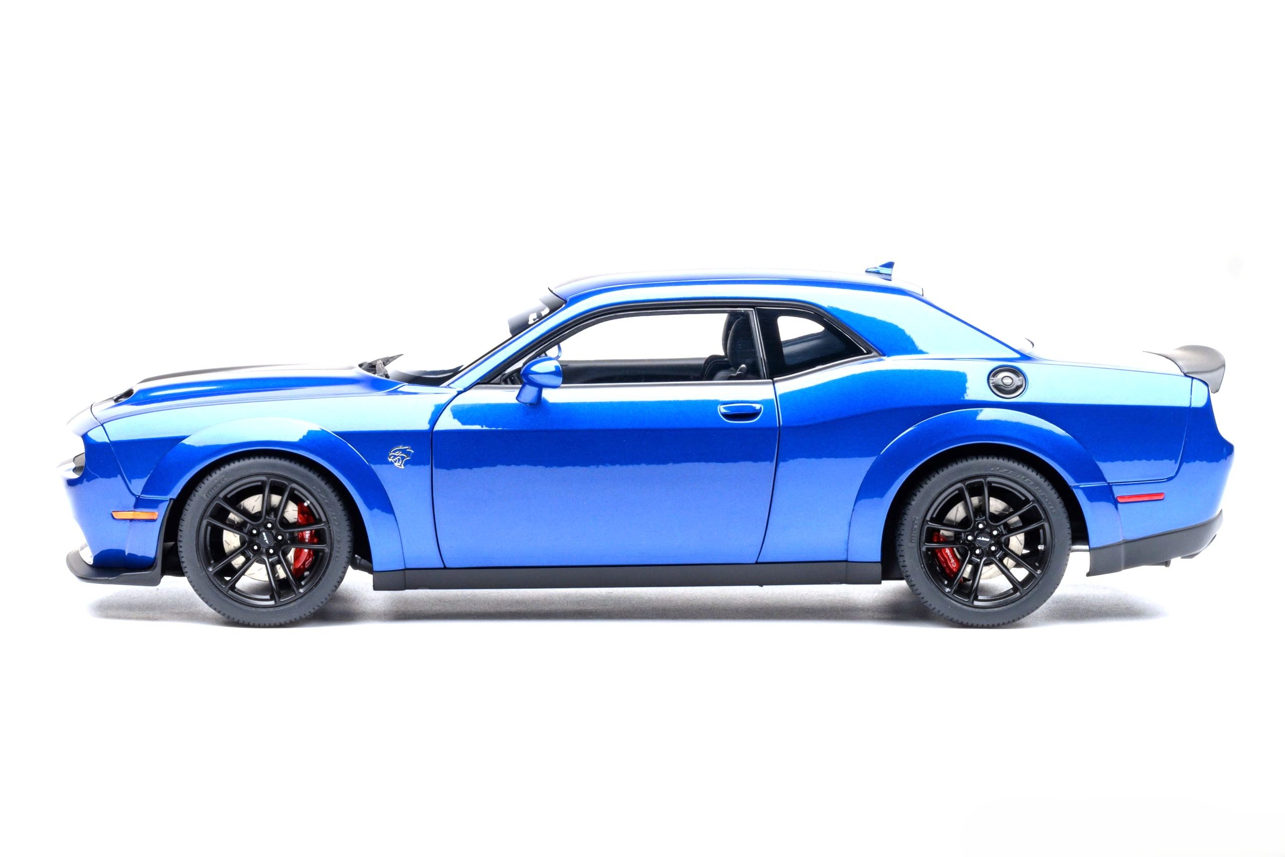 Dodge Challenger SRT Jailbreak 2022 blue 1:18 AUTOart