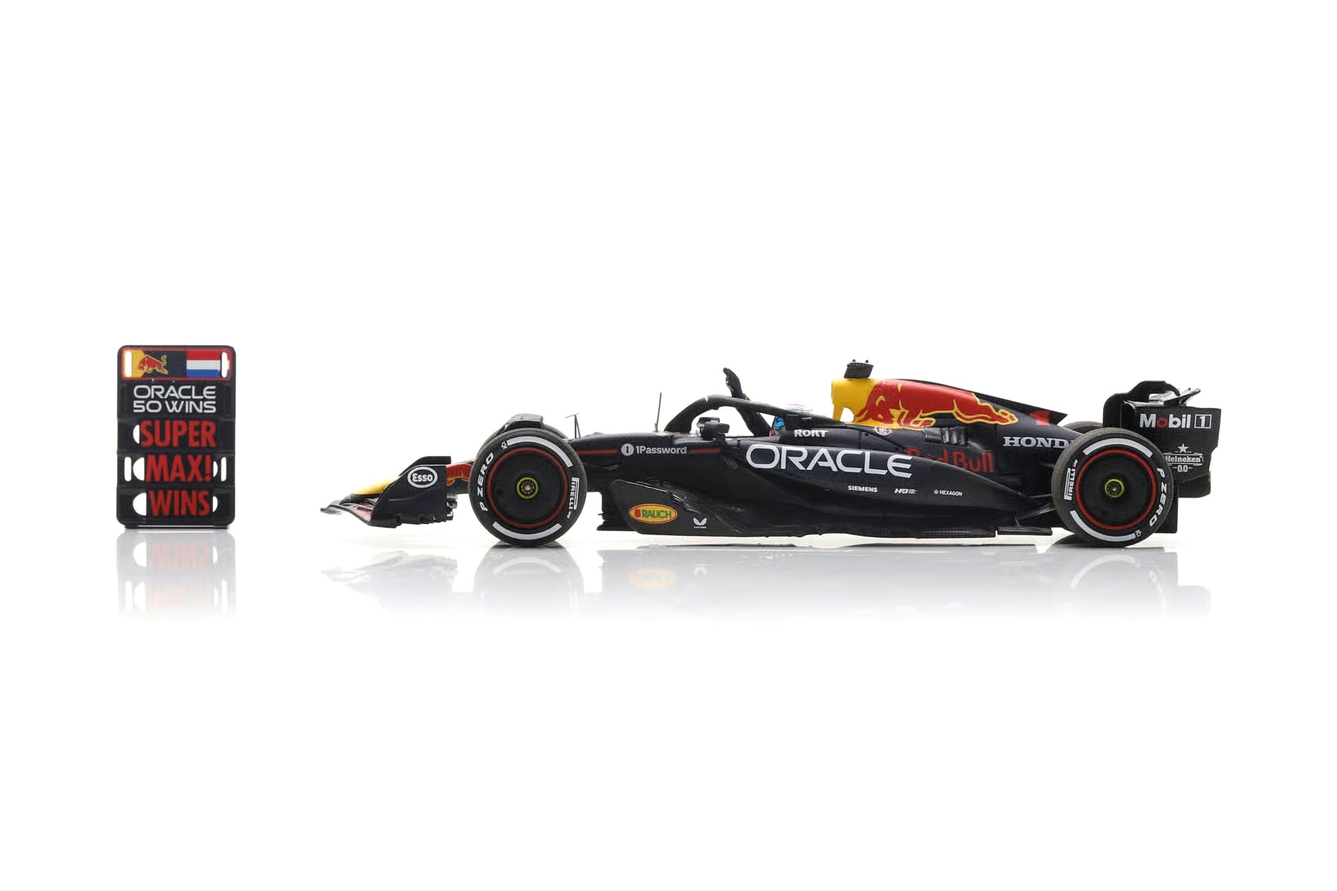 Red Bull Racing RB21 Oracle #1 M.Verstappen Winner Italian GP 2025 *Oracle 50 Wins* with Pit Board 1:43 Spark