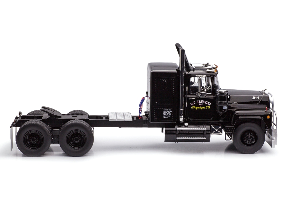 Mack RL700L 1974 black 1:18 Road Kings