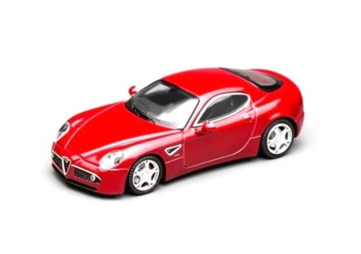 Alfa Romeo 8C Competizione 2008 red 1:64 Motorhelix