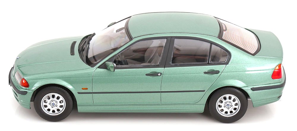 BMW 3-Series E46 1999 green 1:18 KK Scale