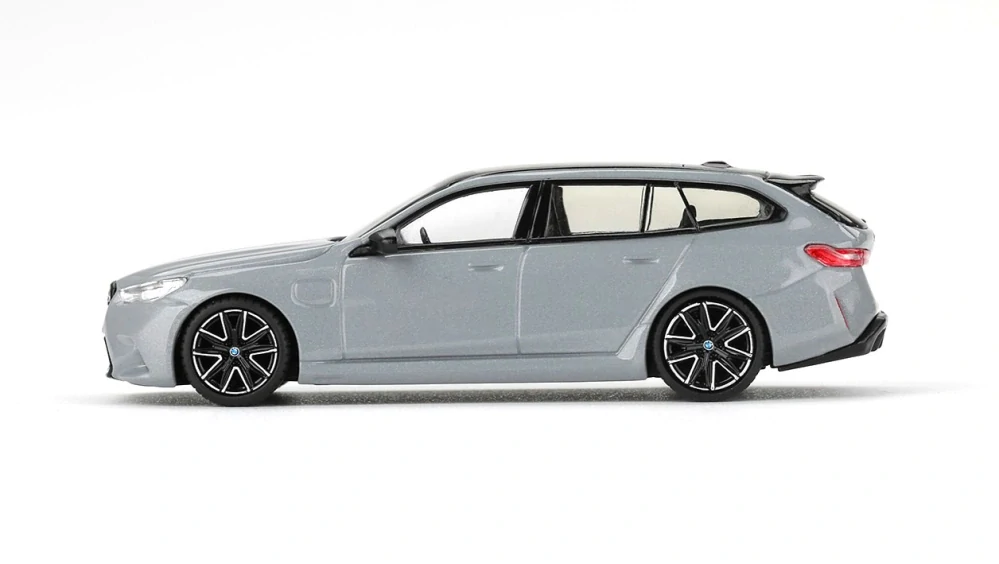BMW M5 (G99) Touring Brooklyn 2025 grey metallic 1:64 Mini GT