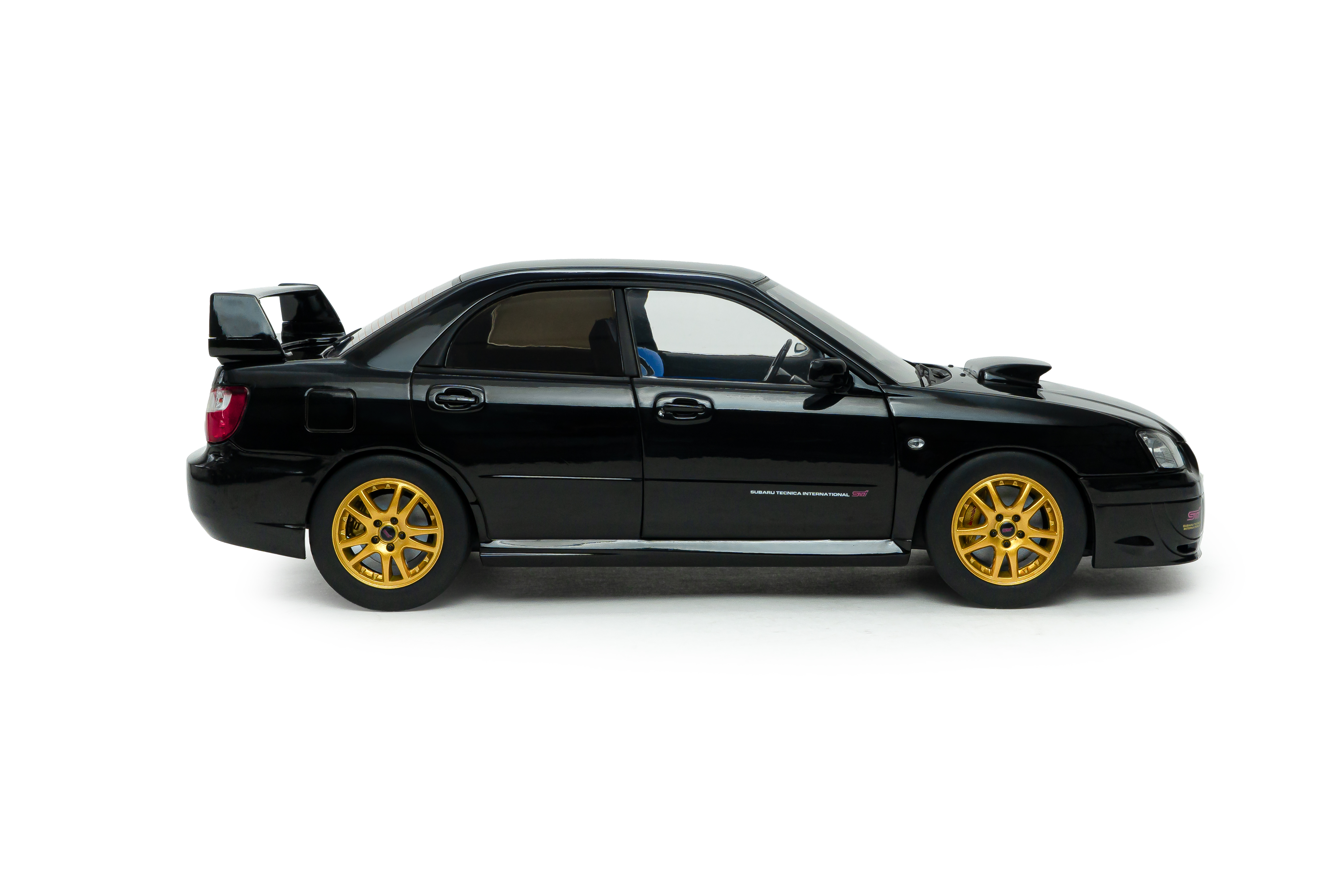 Subaru Impreza WRX STI 2004 Java black pearl 1:18 Solido
