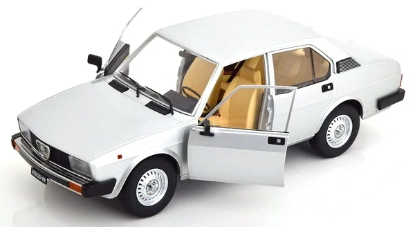 Alfa Romeo Alfetta Berlina 2000L 1978 silver 749 1:18 Mitica