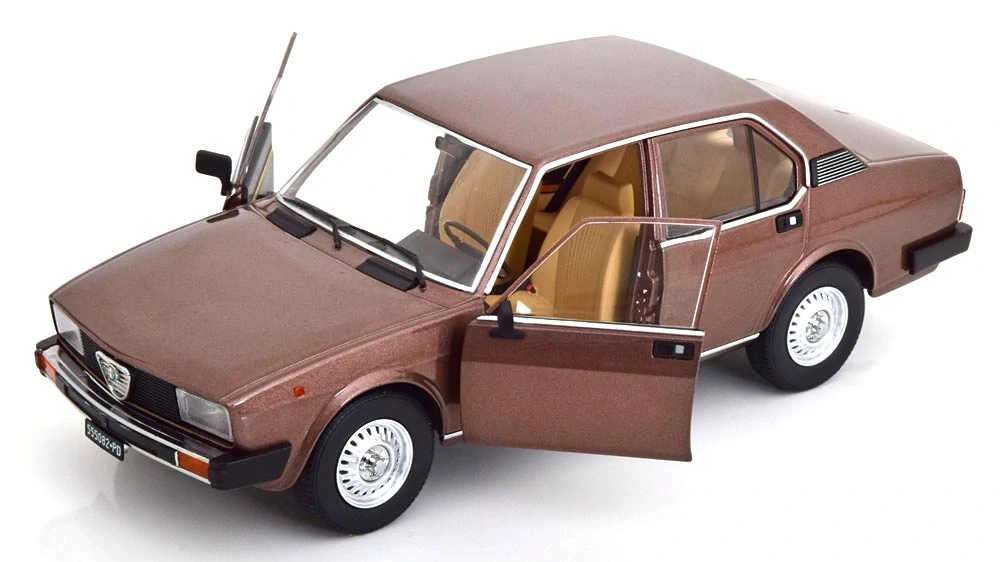 Alfa Romeo Alfetta 2000 TD Turbo Diesel 1979 luci di bosco met 524 1:18 Mitica