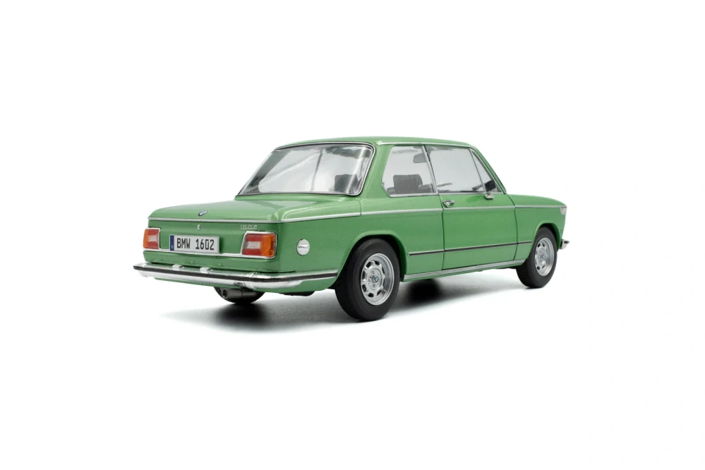 BMW 1602 Taiga 1971 1:18 Solido