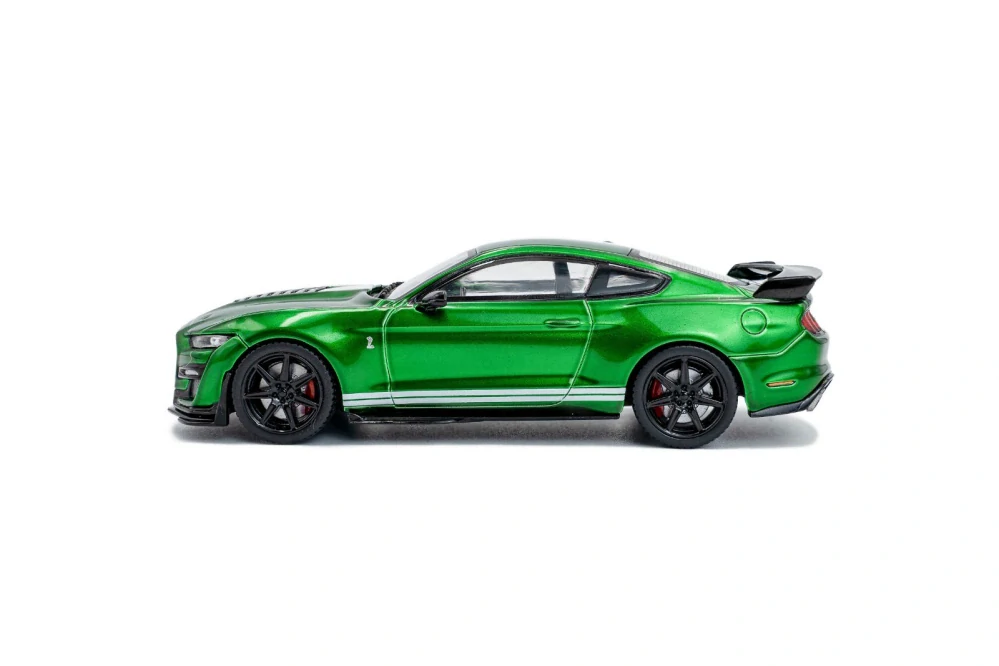 Shelby Mustang GT500 2020 eruption green metallic/white stripes 1:43 Solido
