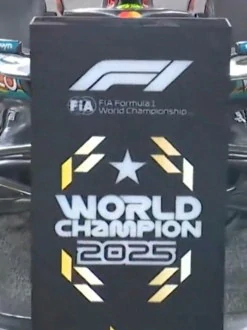McLaren MCL39 #4 L.Norris 3rd Abu Dhabi GP 2025 F1 Driver's World Champion 2025 with Pit Board 1:12 Spark