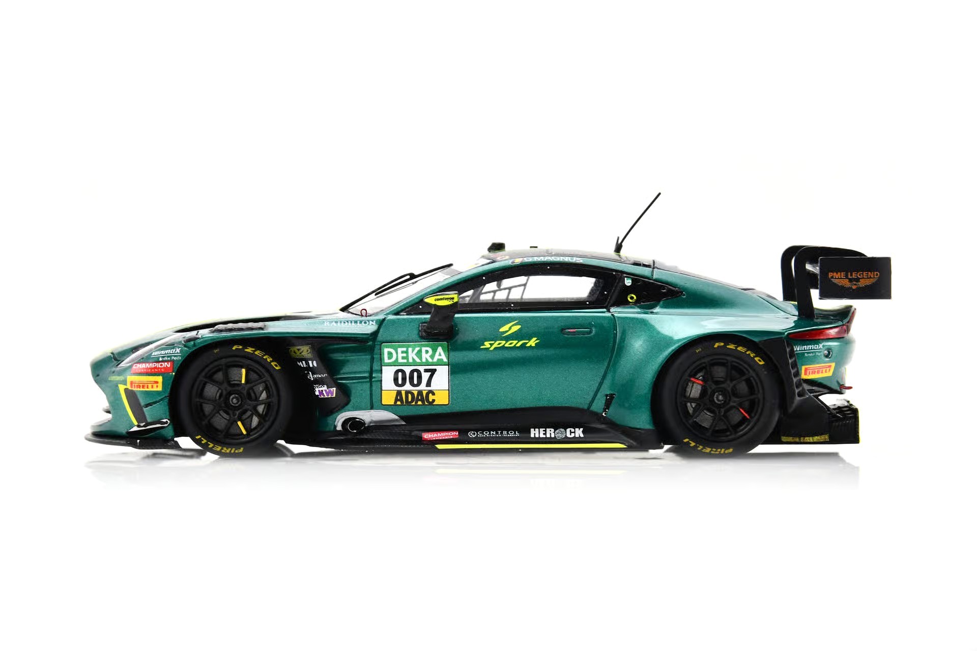 Aston Martin Vantage GT3 Comtoyou Racing #7 G.Magnus DTM 2025 1:43 Spark