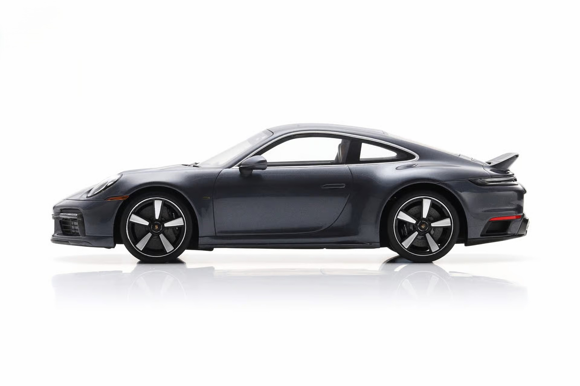 Porsche 911 Sport Classic 992 Heritage Package 2022 yachting blue metallic 1:18 Spark