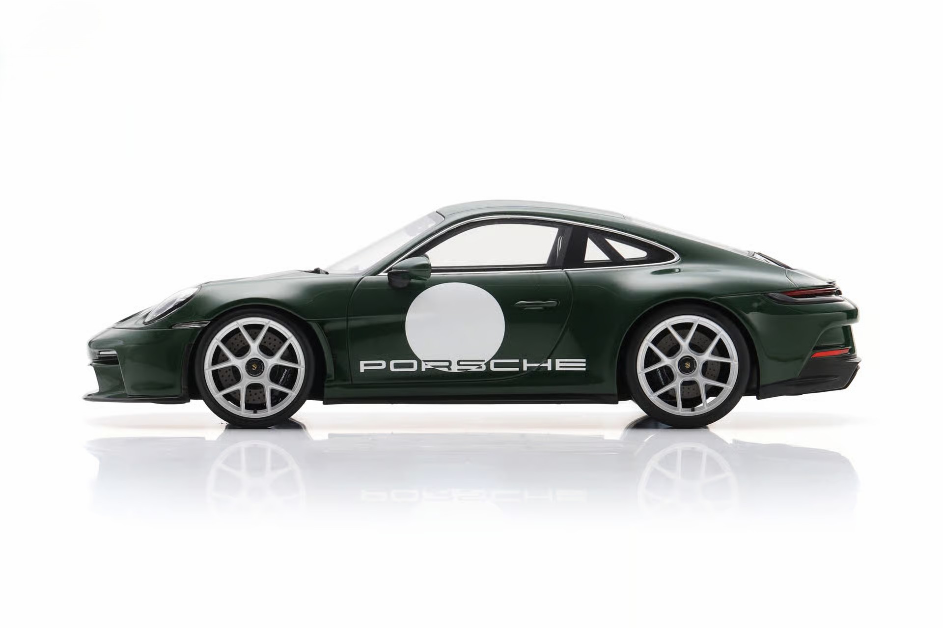 Porsche 911 S/T 992 Heritage Package 2023 irish green 1:18 Spark
