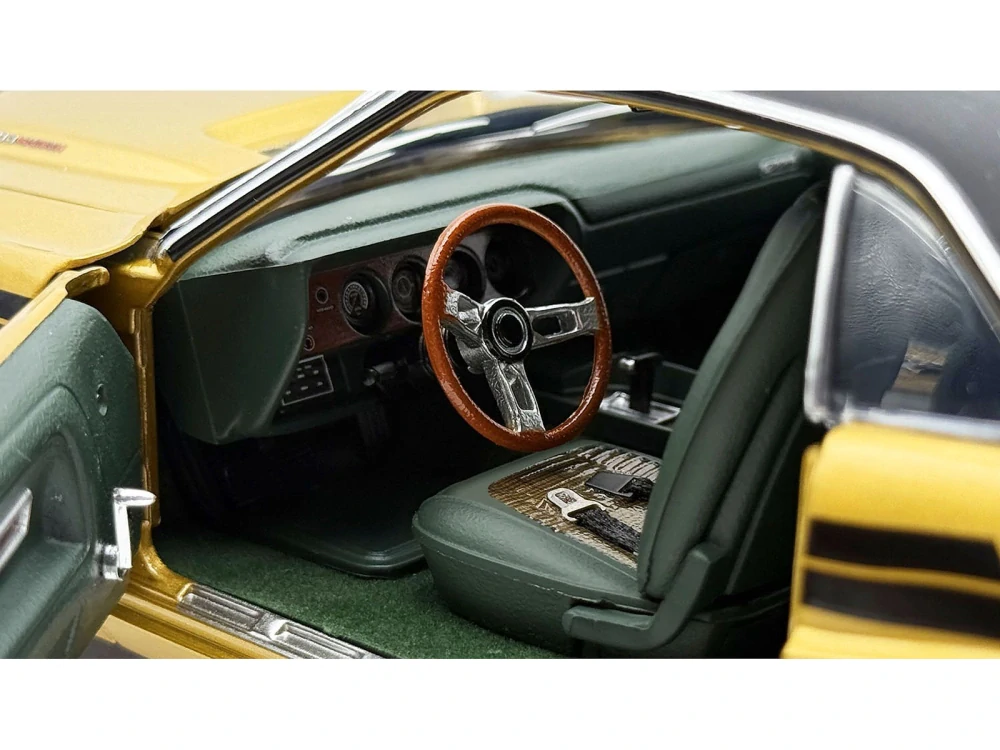 Dodge Challenger R/T 1971 gold 1:18 Acme Diecast