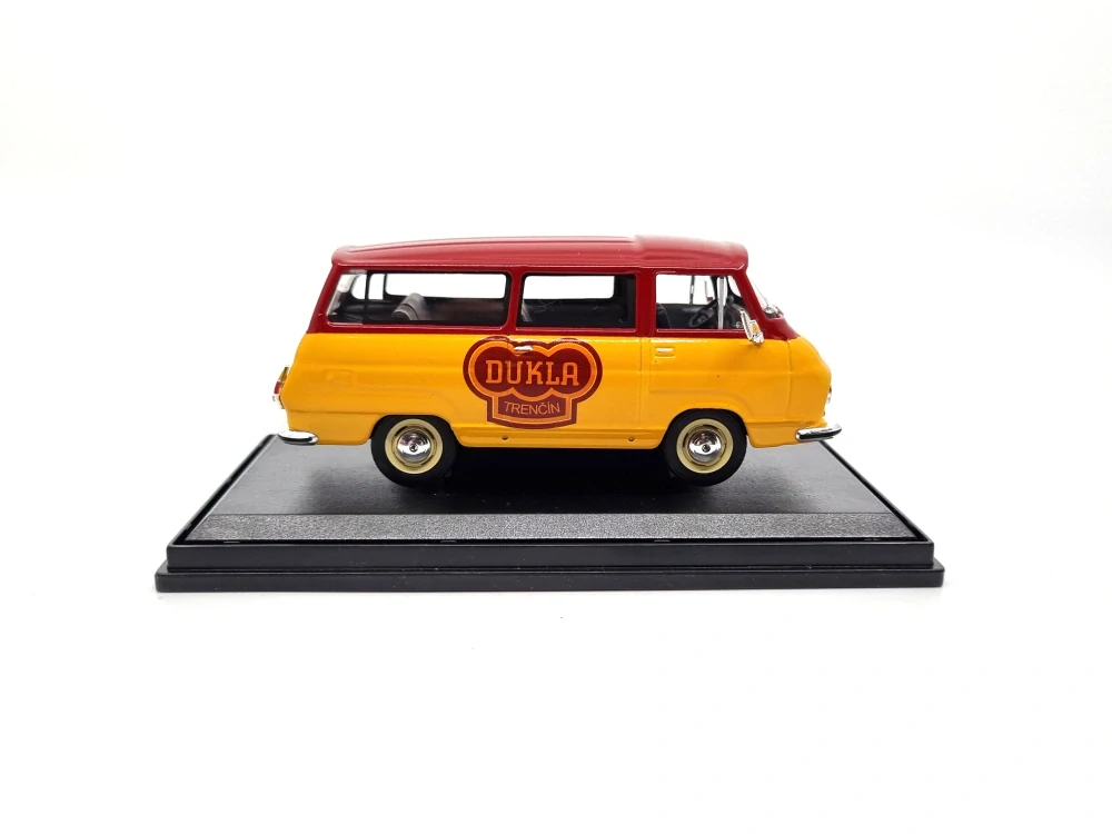 Škoda 1203 Dukla Trenčín limitovaná edice "Hokej 88" 1:43 Svět autíček