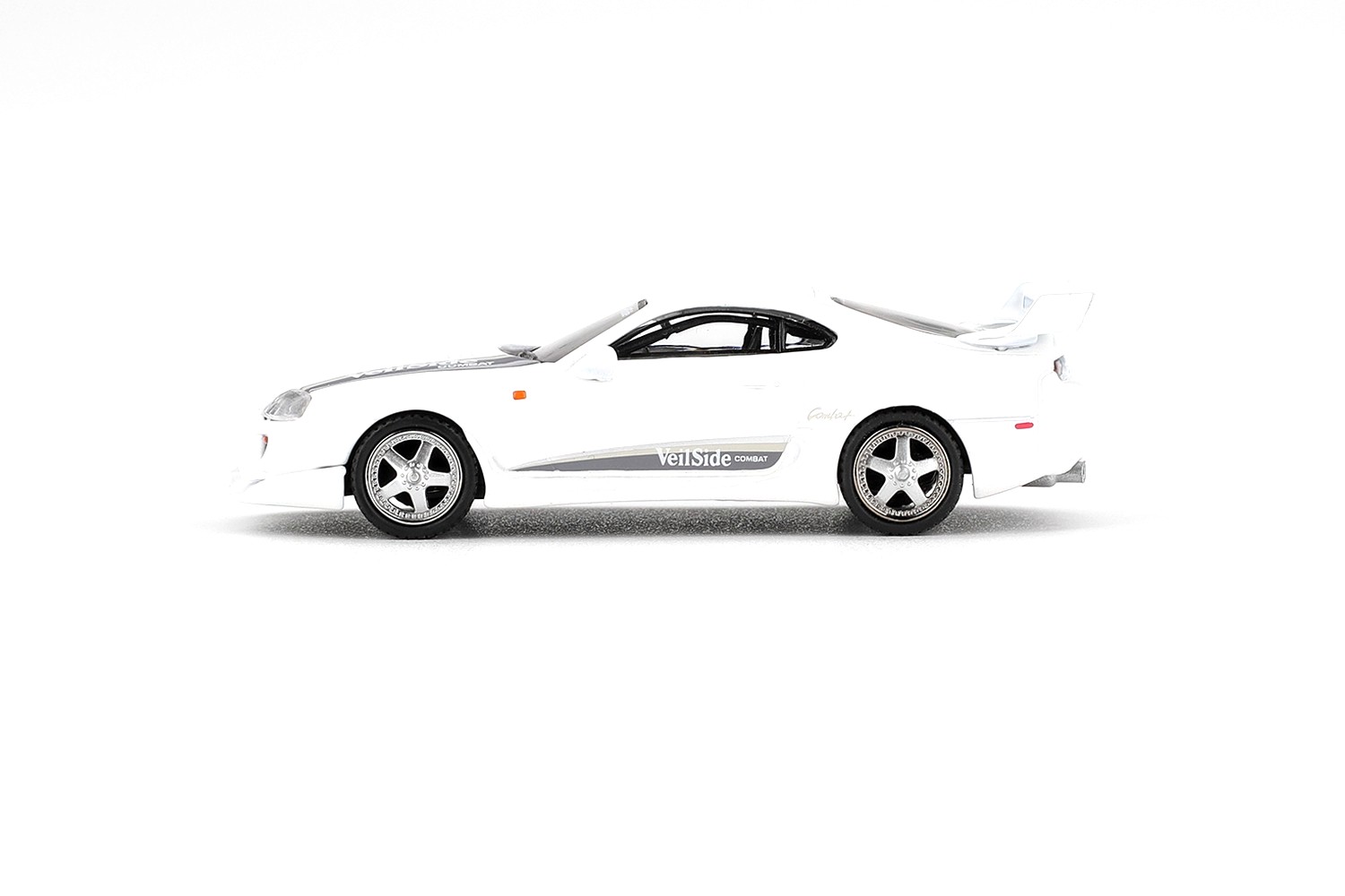 Toyota Supra MK4 (A80) 2014 Veilside Combat V-1 white pearl metallic 1:64 Mini GT