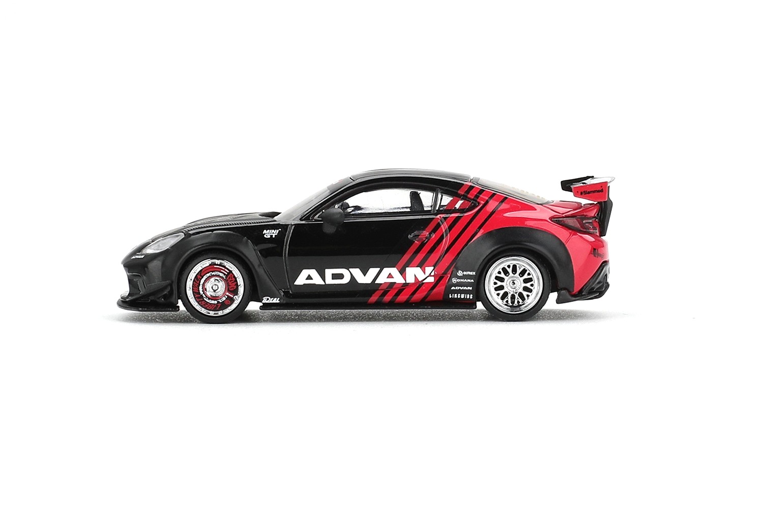 Toyota GR86 LB Nation *ADVAN* 2025 black 1:64 Mini GT