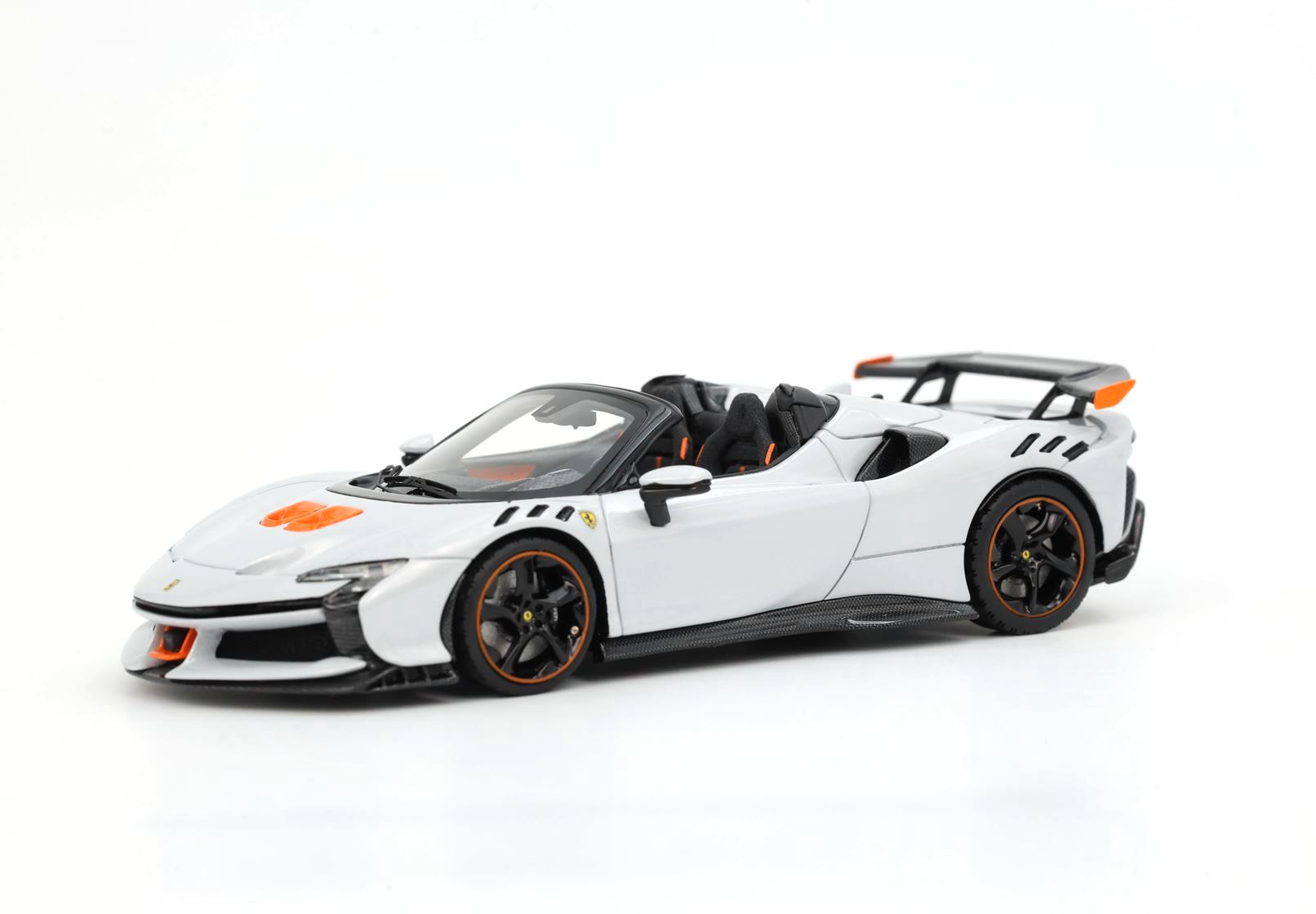 Ferrari SF90 XX Spider Arctic White 1:43 B.B.R.