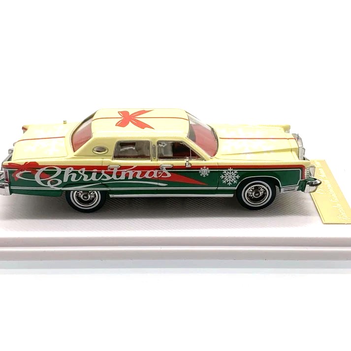 Lincoln Continental Town Car 1979 *Christmas Speical* light champagne/dark jade 1:64 SunStar