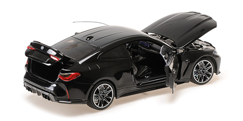 BMW M4 2024 black metallic 1:18 Minichamps