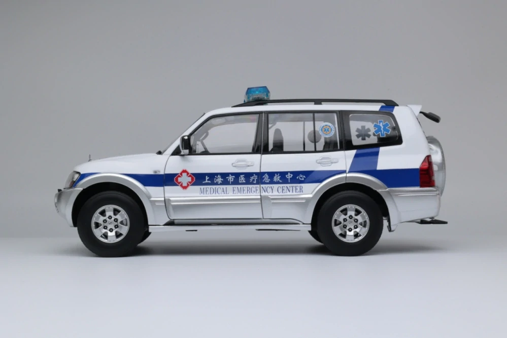 Mitsubishi Pajero V73 Shanghai Medical Emergency Center 1:18 Sun Star