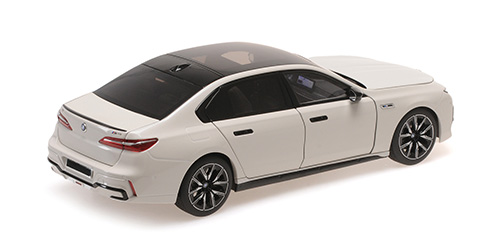 BMW i7 M70 G70 2024 white metallic 1:18 Minichamps